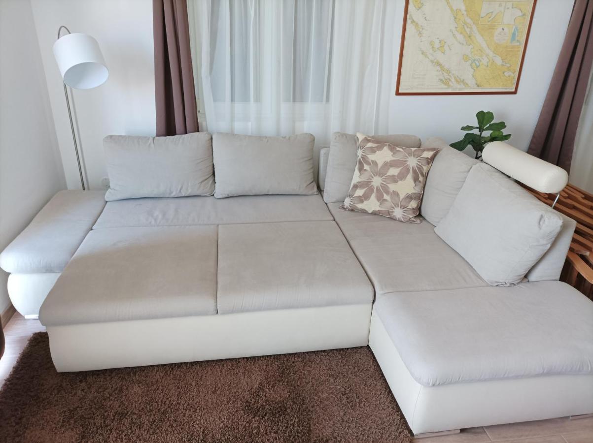 Apartman Periska Vir Exterior foto
